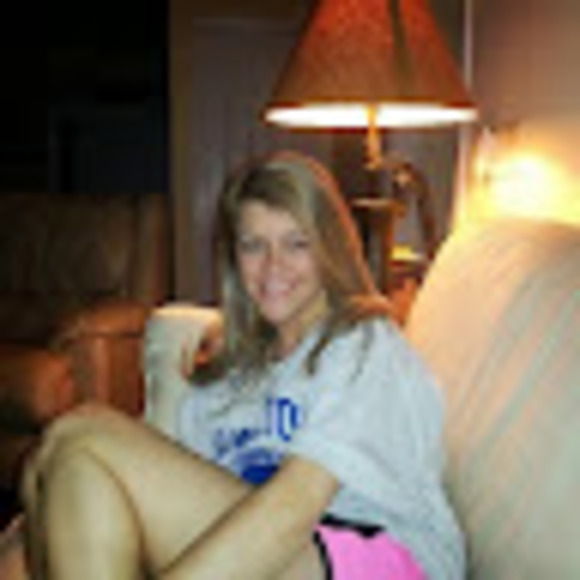 Profile Picture of Emily Keatley (@kkboo731) on Poshmark