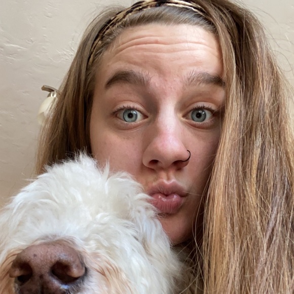 Profile Picture of Jenna Larson (@jennalarson7) on Poshmark