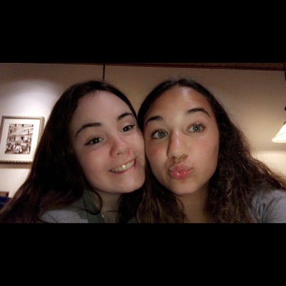 Anna Apperson - Poshmark Profile Picture of Anna Apperson (@annaapperson7) on Poshmark