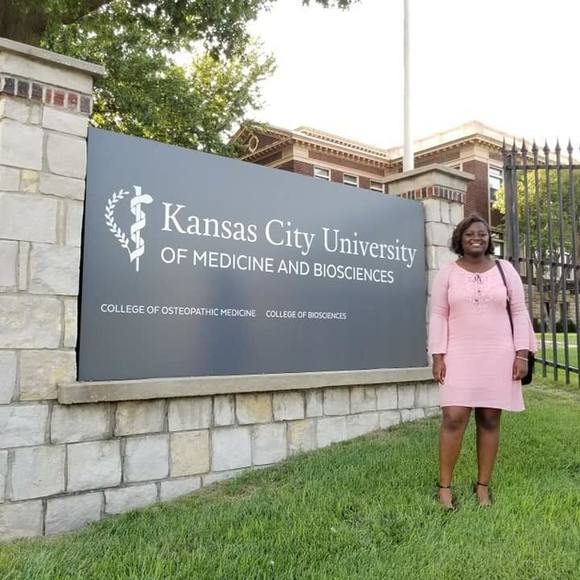 Profile Picture of Cheyennae Barbee (@cheyness4life) on Poshmark