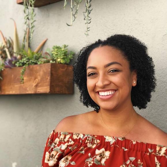 Profile Picture of Briana Lauderdale (@blauderdale10) on Poshmark