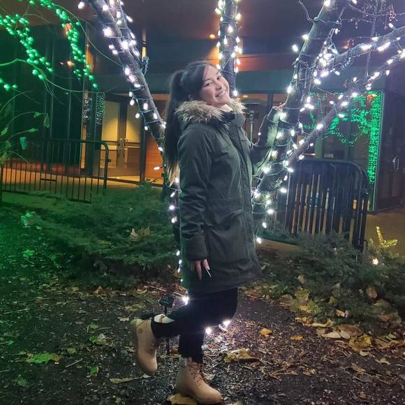 Arjele Bureros - Poshmark Profile Picture of Arjele Bureros (@abureros) on Poshmark