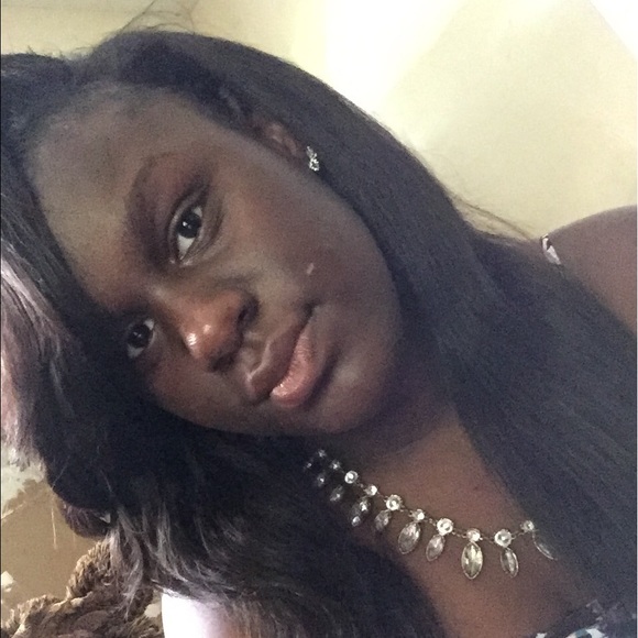 Monaisha Stephens - Poshmark Profile Picture of Monaisha Stephens (@mocah_moeee) on Poshmark