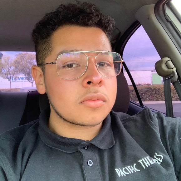 Profile Picture of Kevin Candray (@kevincandray) on Poshmark