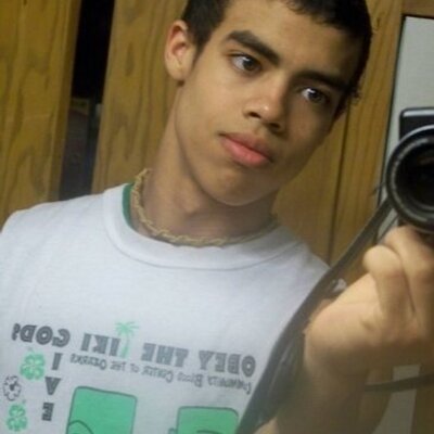 Profile Picture of Anthony Sturgeon (@AntwanSturgeon) on Twitter