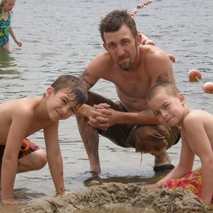 Profile Picture of Ed Simmons (@ed.simmons76) on Myspace