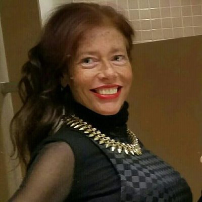 Profile Picture of Noël Marie Devlin (@ncdevlin) on Twitter