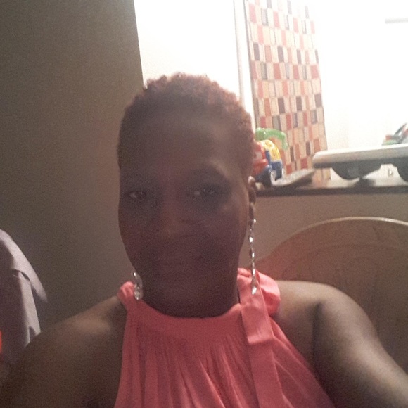 Profile Picture of Lamourimij5@yahoo.com Lamour noel (@lamournoel) on Poshmark