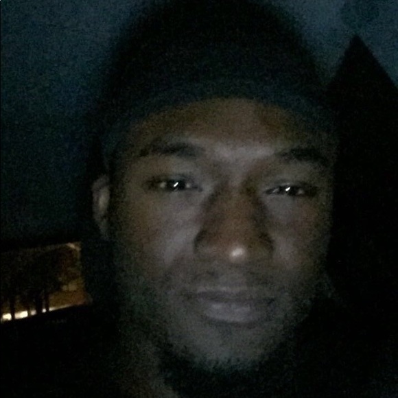 Profile Picture of Corey Mann (@manncorey021) on Poshmark