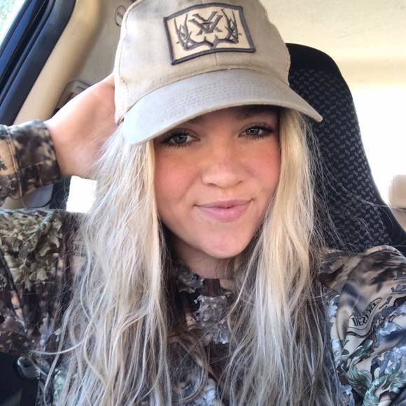 Profile Picture of Mckenzie Stapel (@kenziestapel) on Poshmark