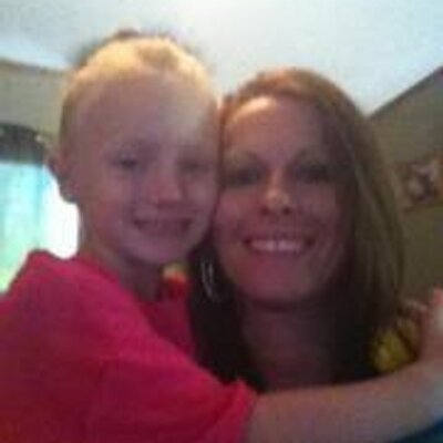 Profile Picture of Kizzy Clark (@fumeoint28) on Twitter