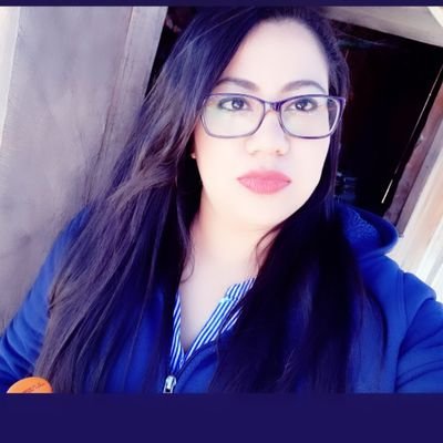 Profile Picture of Evelyn (@EviClaros) on Twitter