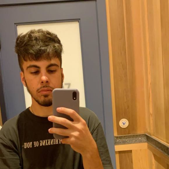 Profile Picture of Andy Khamis (@andykhamis) on Poshmark