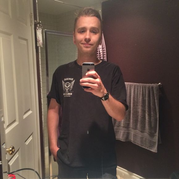 Profile Picture of Edward Edmondson (@edwardedmondson) on Poshmark