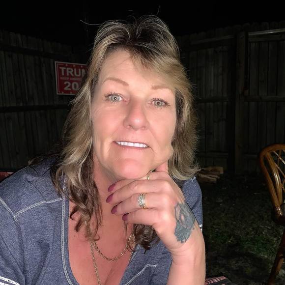 Profile Picture of Tonya Helms (@tonya_helms) on Poshmark