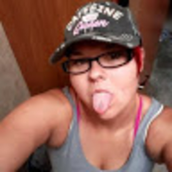 Profile Picture of Bobbijun Hollon (@queenof3loves) on Poshmark