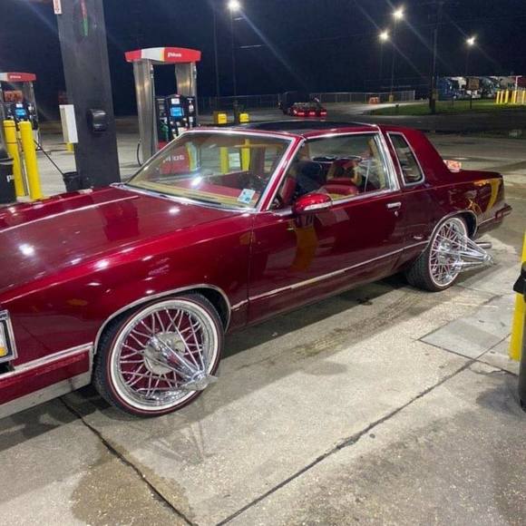 Profile Picture of Adrian Williams (@adrianwill43) on Poshmark