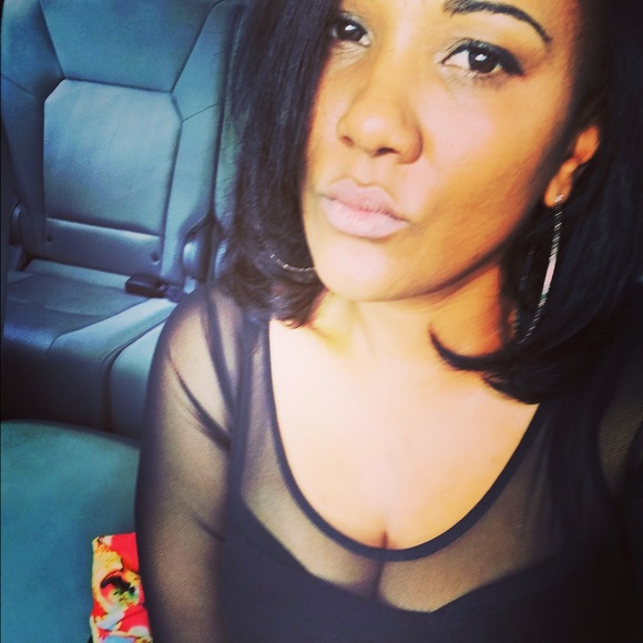 Profile Picture of Erica Paez (@soripaez) on Poshmark