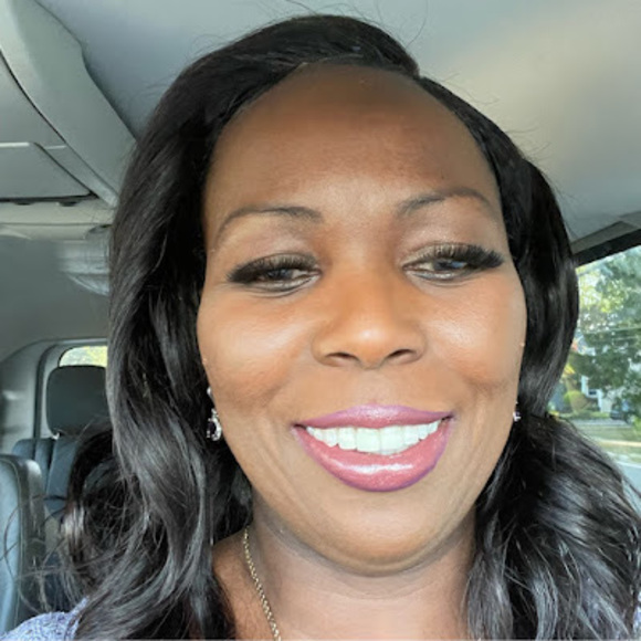 Sophia Stephens - Poshmark Profile Picture of Sophia Stephens (@sophiastephe245) on Poshmark