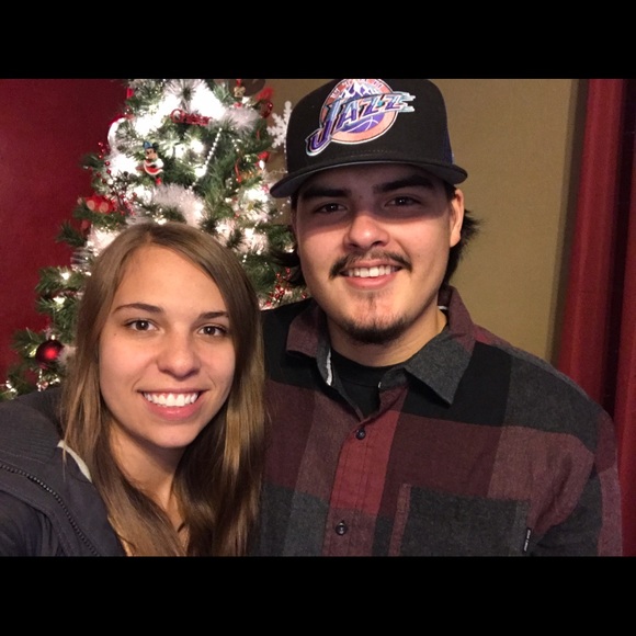 Profile Picture of Sharalyn Grulke (@sharalyngrulke) on Poshmark