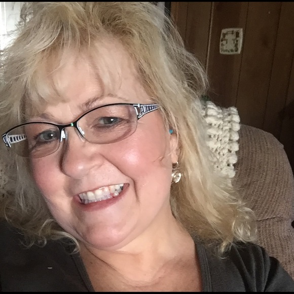 Profile Picture of Denise Chasten (@dchasten) on Poshmark