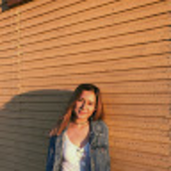 Profile Picture of Zeba Aslami (@zebaaslami) on Poshmark