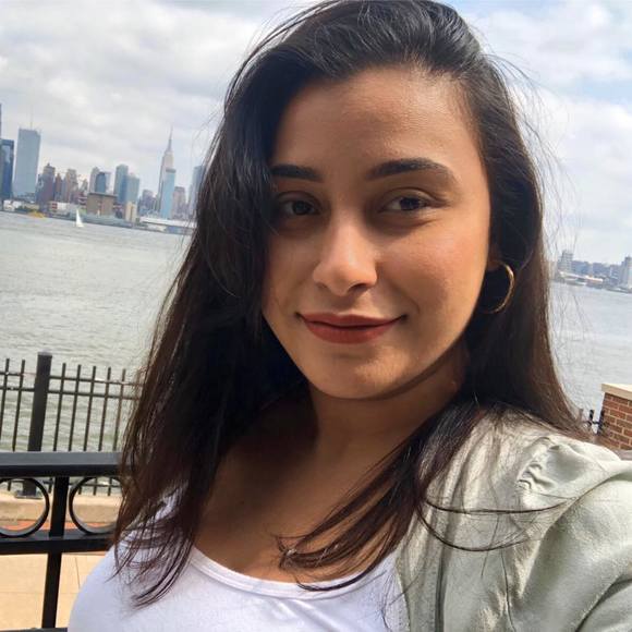 Profile Picture of Gina Rizkallah (@ginarizkallah) on Poshmark