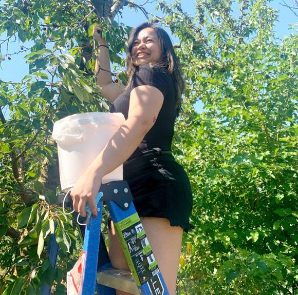Profile Picture of Mariel Abcede (@mrlabcde) on Poshmark