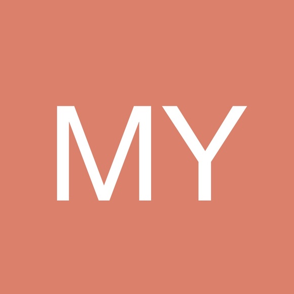 Profile Picture of Megan Yoder (@meganyoder709) on Poshmark