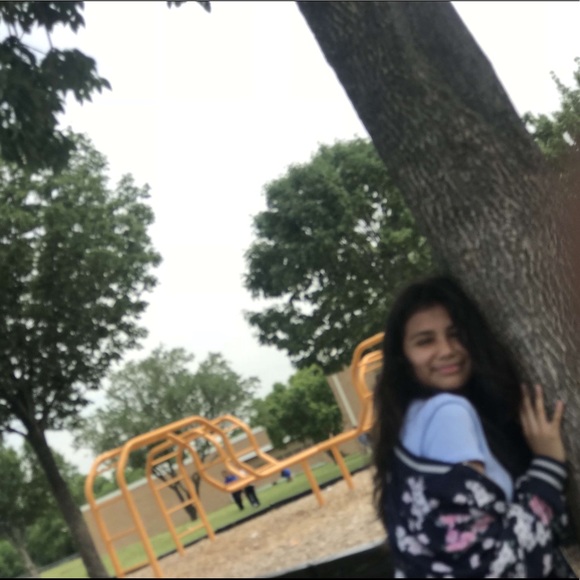 Profile Picture of Amy Corrales (@a_hazel) on Poshmark