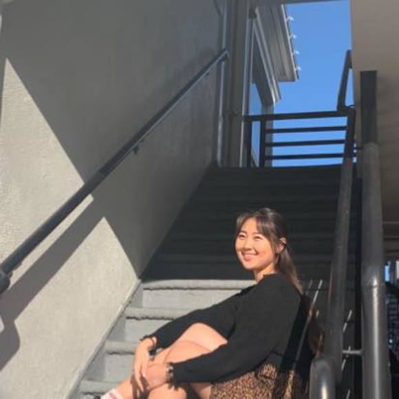 Alexis Chyun - Poshmark Profile Picture of Alexis Chyun (@alexischyun) on Poshmark