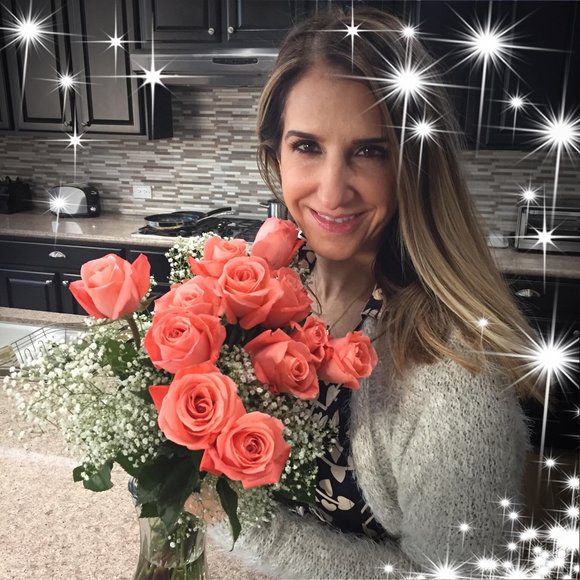 Profile Picture of Paula Yakubik (@paulayakubik) on Poshmark