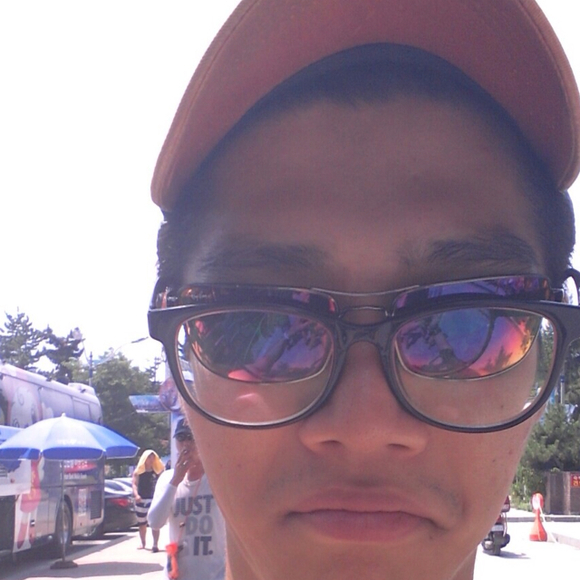 Profile Picture of Joong Lim (@imjoongs) on Poshmark