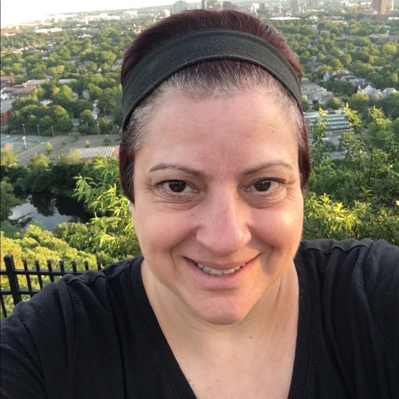 Profile Picture of Lisa Busker (@ladybugli) on Poshmark