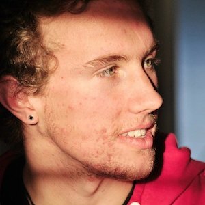 Profile Picture of Tyler Burr (@thetylerburr) on Twitter