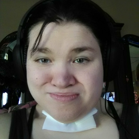 Profile Picture of Kellie Kaldor (@kelliekaldor) on Poshmark