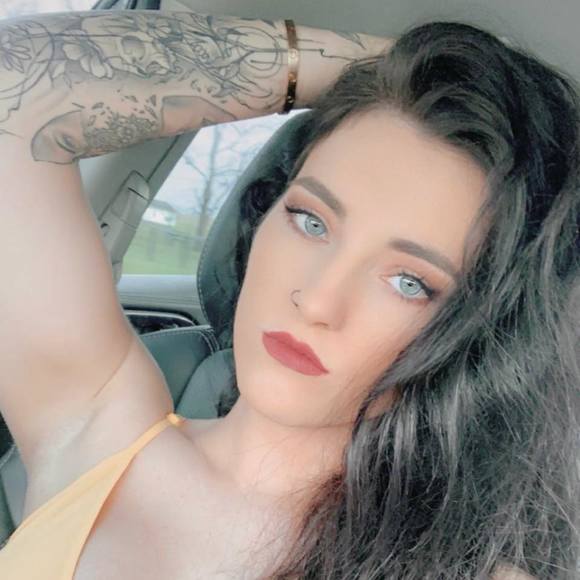 Profile Picture of Savannah Strickland (@savstrick55) on Poshmark