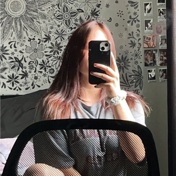 Profile Picture of Brigette Roberts (@brigetteroberts) on Poshmark