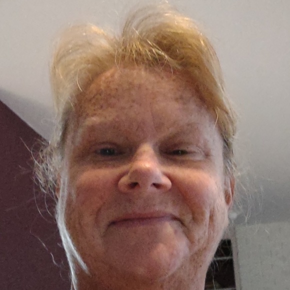 Profile Picture of Candy Watts (@candydella) on Poshmark