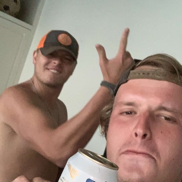 Profile Picture of Matthew Straessle (@gohawgs97) on Poshmark