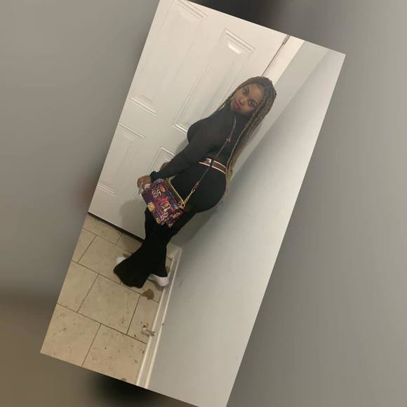 Profile Picture of Phyllis Arnold (@phyllisarnold) on Poshmark