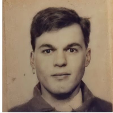 Profile Picture of Gabriel Earnest (@leftywoke) on Twitter