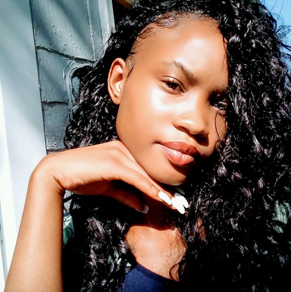 Profile Picture of Shawntasia Mcconnell (@armani103) on Poshmark