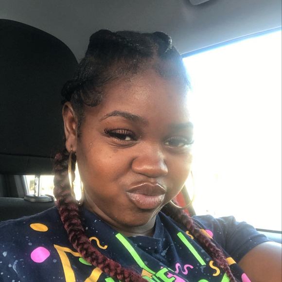 Profile Picture of Mzlisa Condery (@dardentaleisha) on Poshmark