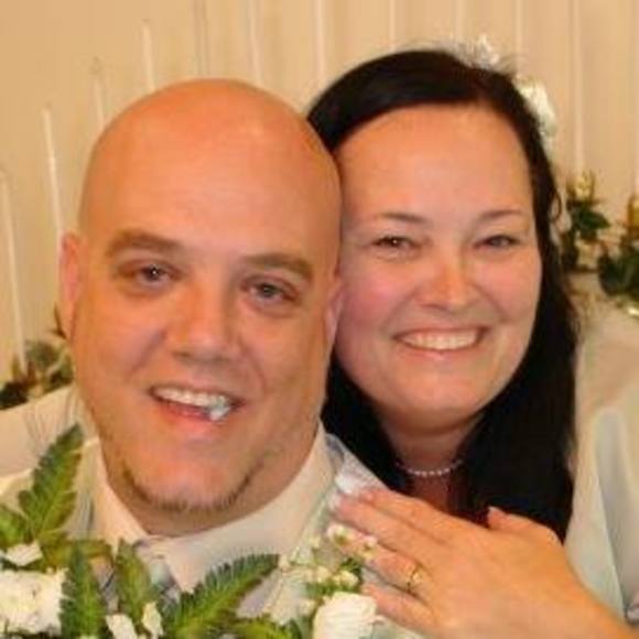 Profile Picture of Aaron n deanna Bowers (@deanna64bowers) on Poshmark