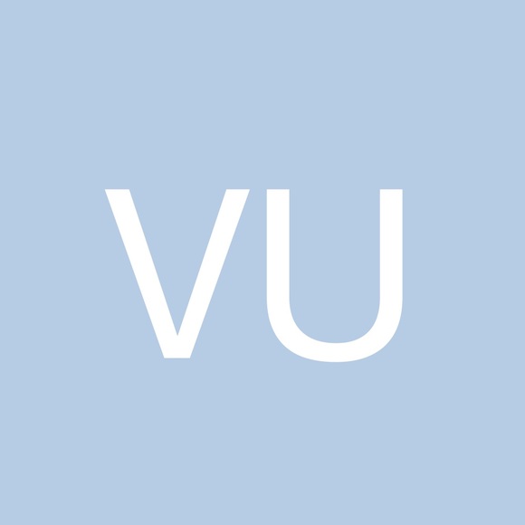 Profile Picture of Victoria Upton (@victoriauptonnn) on Poshmark