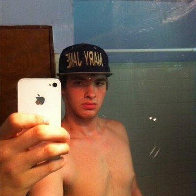 Profile Picture of Chris Gage (@chrisgage90) on Twitter