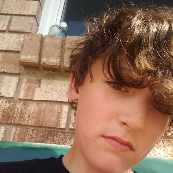 Profile Picture of Bryton Casdorph (@brytoncasdorph) on Poshmark