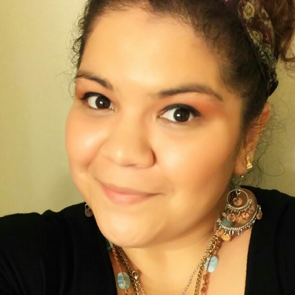 Profile Picture of Cassandra Negrete (@papad0ntpreach) on Poshmark