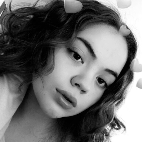 Profile Picture of Autumn Daugherty (@autumnmae03) on Poshmark